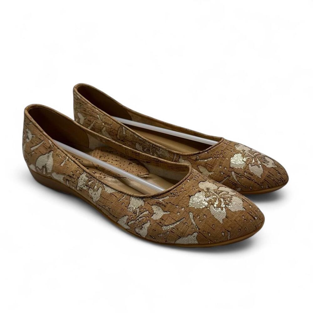 Sesto Meucci Beryl flower cork comfort flats featuring a slip-on style size 8 - Picture 1 of 8
